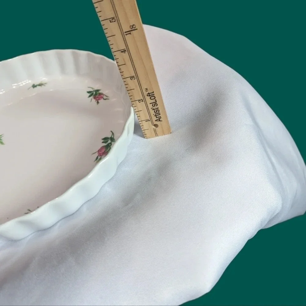 Vtg christineholm 9.5 ceramic quiche white & pink